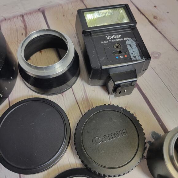 Vintage Camera Accessories Lens, Flashes, Covers Olympus, Kodak, Quantaray,Canon - Picture 4 of 10